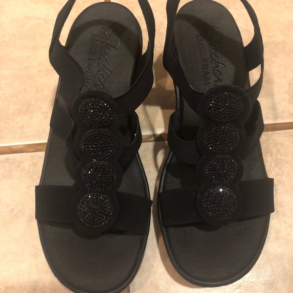 NWOT Black Skecher Sandals
